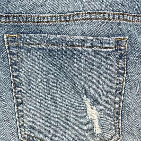 Torrid Boyfriend Stretch Mid-Rise Rip & Repair Jeans Plus 20 R Whiskers Stitched - Picture 10 of 16